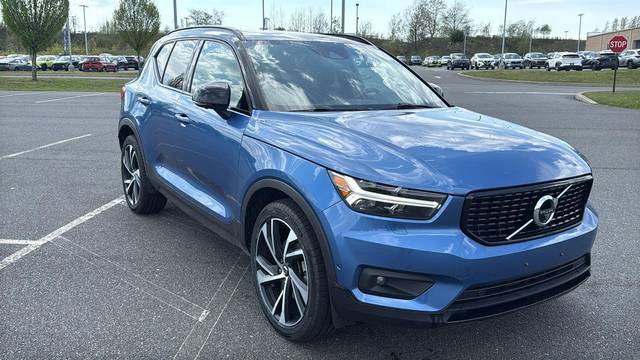 2019 Volvo XC40 R-Design AWD photo