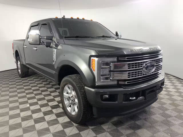 2019 Ford F-350 Super Duty Platinum 4WD photo