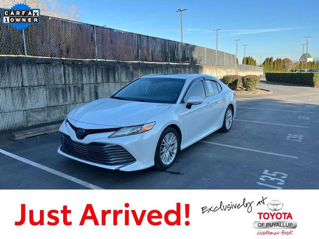 2019 Toyota Camry Hybrid XLE FWD photo