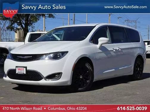 2019 Chrysler Pacifica Minivan Touring Plus FWD photo