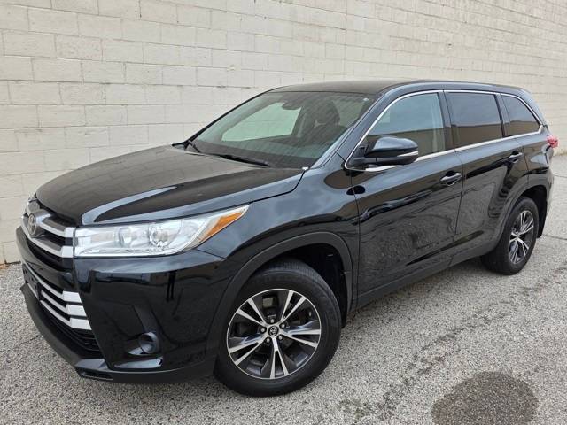 2019 Toyota Highlander LE FWD photo