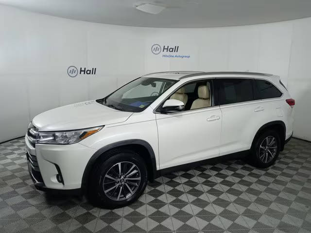 2019 Toyota Highlander XLE AWD photo