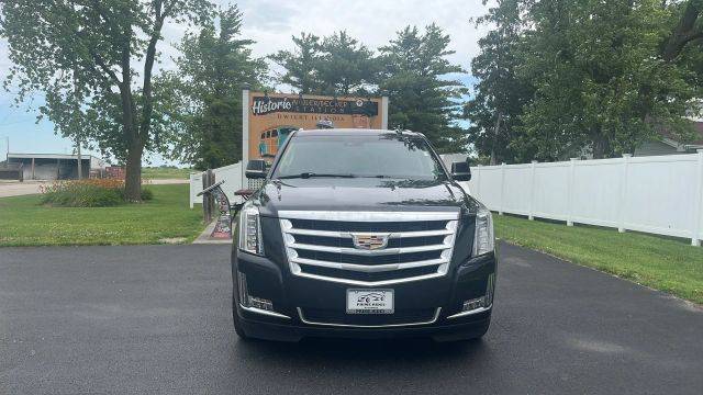2019 Cadillac Escalade Luxury 4WD photo