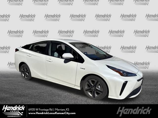 2019 Toyota Prius XLE FWD photo