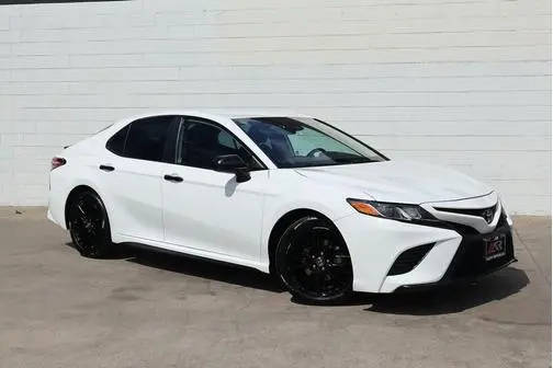 2019 Toyota Camry SE FWD photo