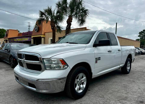2018 Ram 1500 SLT RWD photo