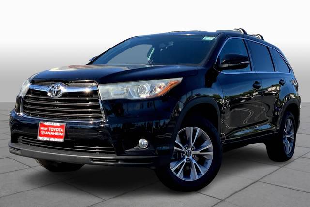 2016 Toyota Highlander LE Plus FWD photo