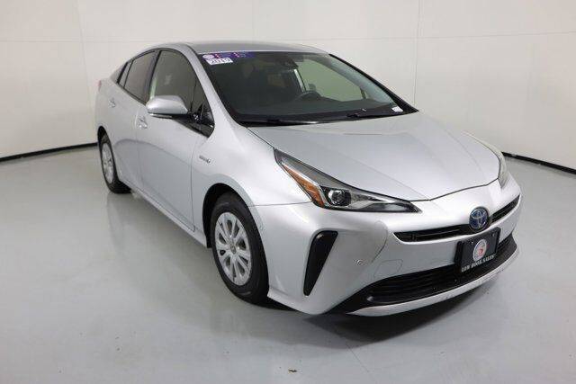 2019 Toyota Prius LE FWD photo