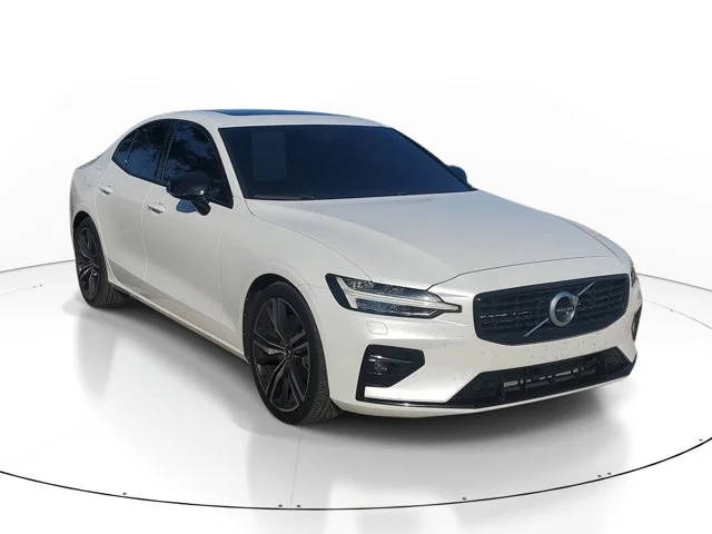 2019 Volvo S60 R-Design AWD photo