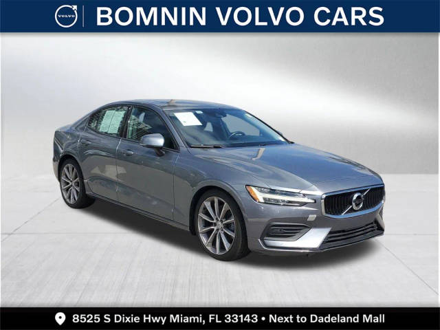2019 Volvo S60 Momentum FWD photo