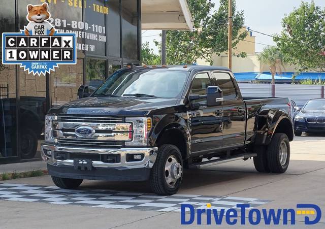 2019 Ford F-350 Super Duty LARIAT 4WD photo