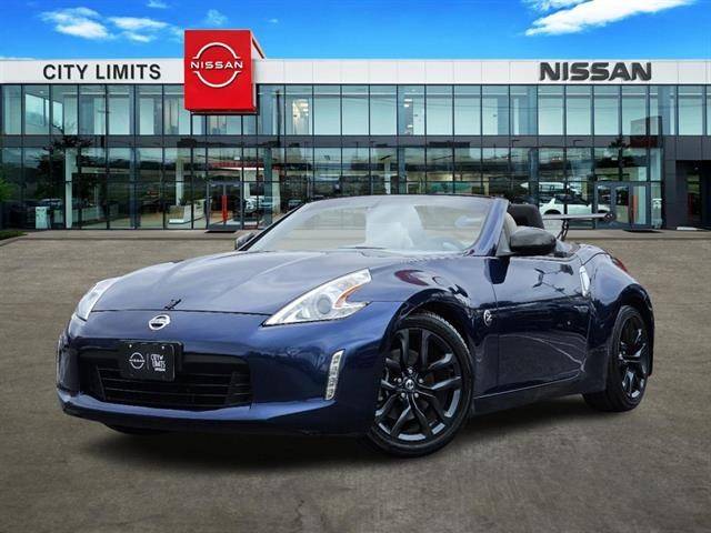 2015 Nissan 370Z Touring RWD photo