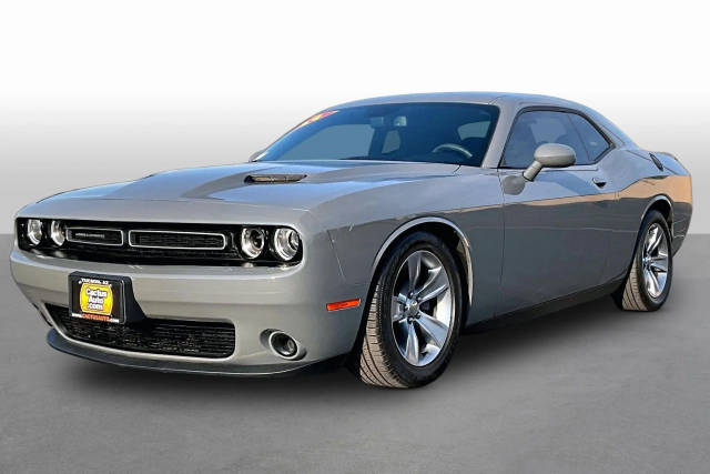 2019 Dodge Challenger SXT RWD photo