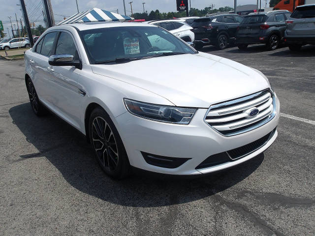 2018 Ford Taurus Limited AWD photo