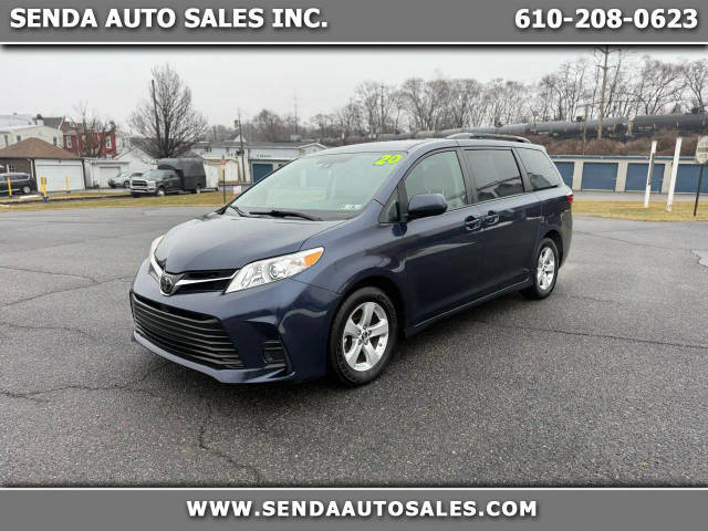 2020 Toyota Sienna LE FWD photo
