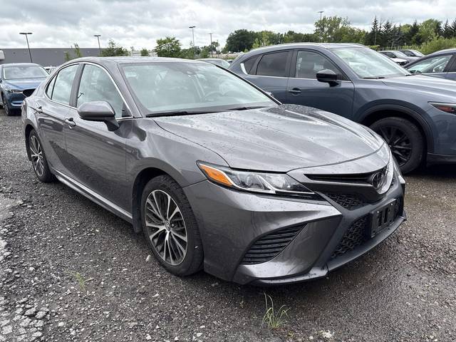 2019 Toyota Camry SE FWD photo