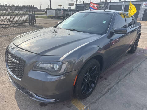 2019 Chrysler 300 300S RWD photo