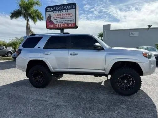 2019 Toyota 4Runner SR5 RWD photo