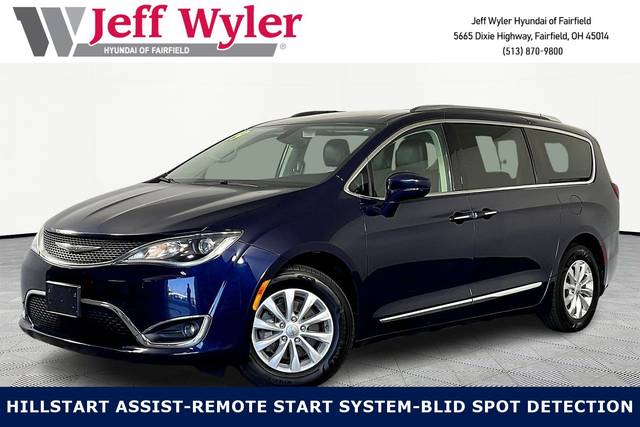 2019 Chrysler Pacifica Minivan Touring L FWD photo