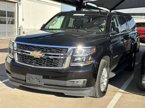 2018 Chevrolet Suburban LT 4WD photo