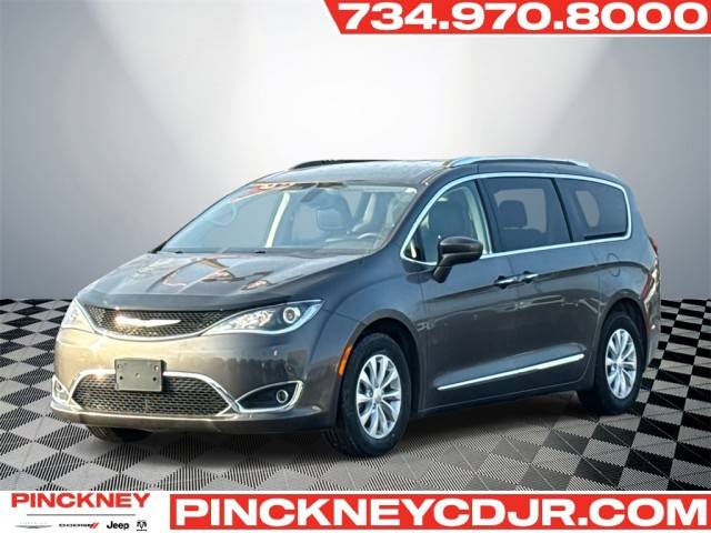 2019 Chrysler Pacifica Minivan Touring L FWD photo