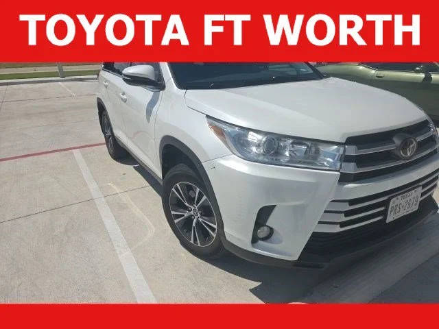 2019 Toyota Highlander LE Plus FWD photo