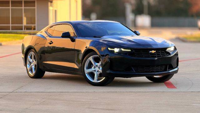2019 Chevrolet Camaro 1LT RWD photo