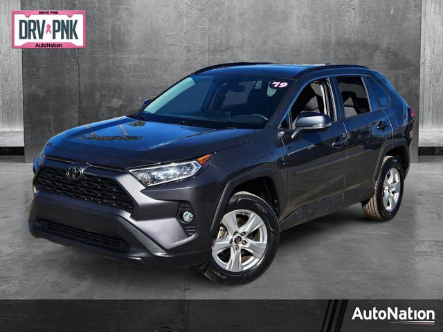 2019 Toyota RAV4 XLE FWD photo