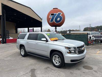 2019 Chevrolet Suburban LT RWD photo