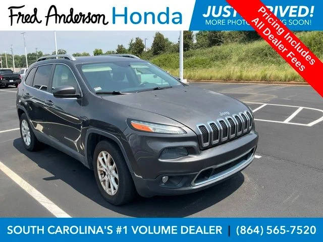 2016 Jeep Cherokee Latitude 4WD photo