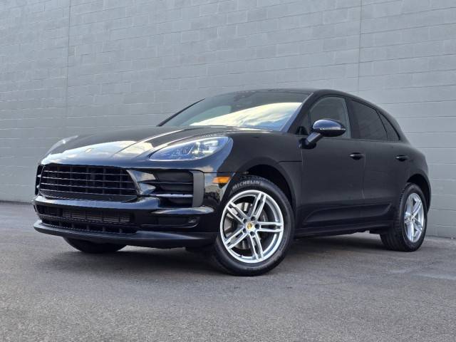 2019 Porsche Macan  AWD photo