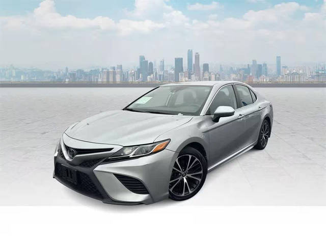 2019 Toyota Camry SE FWD photo