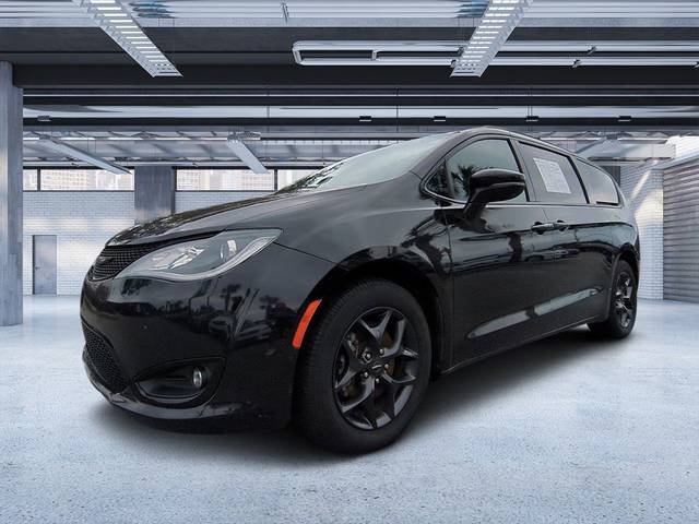 2019 Chrysler Pacifica Minivan Limited FWD photo