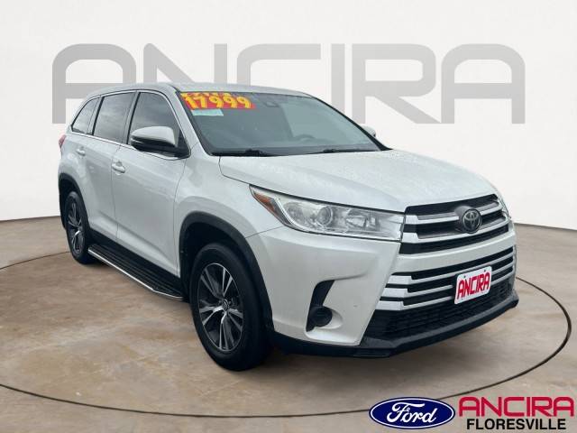 2019 Toyota Highlander LE FWD photo