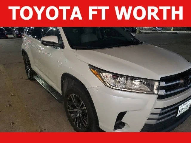 2019 Toyota Highlander LE FWD photo