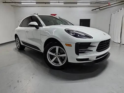 2019 Porsche Macan  AWD photo