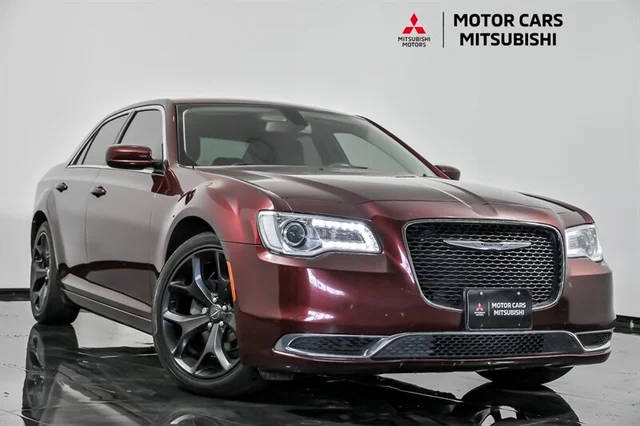 2019 Chrysler 300 Touring RWD photo