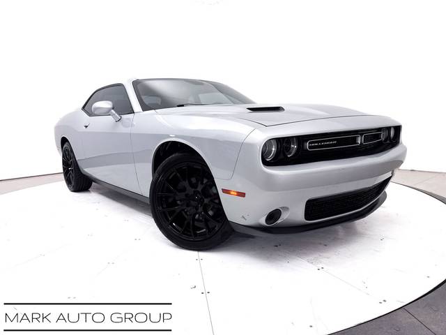 2019 Dodge Challenger SXT RWD photo