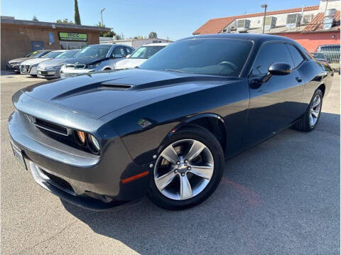 2019 Dodge Challenger SXT RWD photo