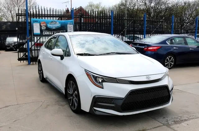 2020 Toyota Corolla SE FWD photo