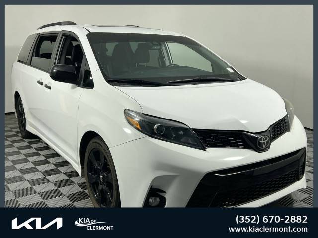 2020 Toyota Sienna SE FWD photo