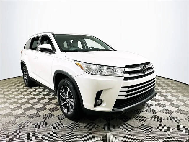 2019 Toyota Highlander XLE FWD photo