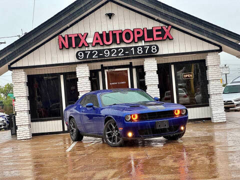 2019 Dodge Challenger SXT RWD photo
