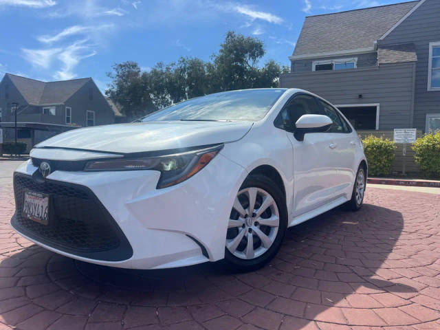 2020 Toyota Corolla LE FWD photo