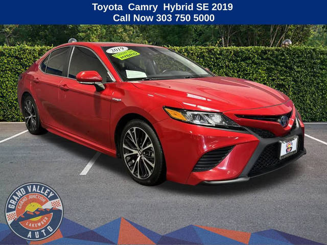 2019 Toyota Camry Hybrid SE FWD photo