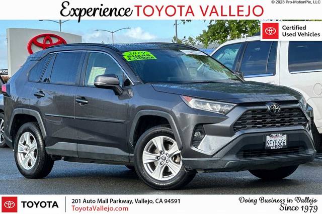 2019 Toyota RAV4 XLE AWD photo