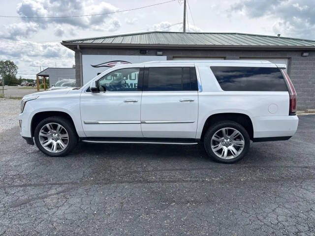 2019 Cadillac Escalade ESV Luxury 4WD photo