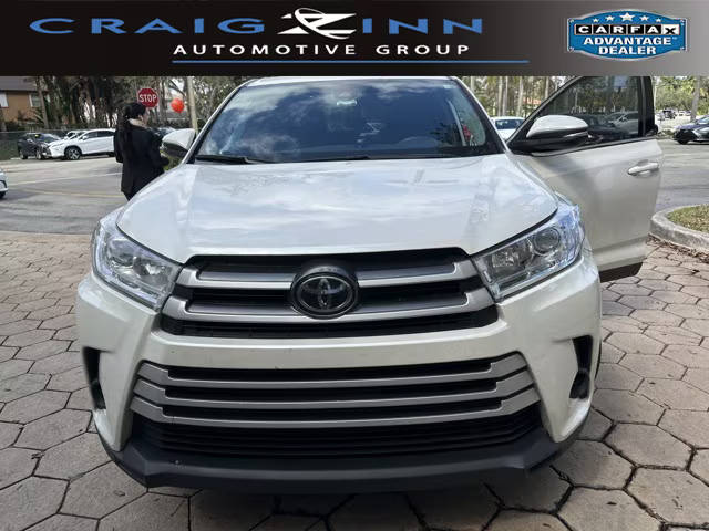 2019 Toyota Highlander LE FWD photo