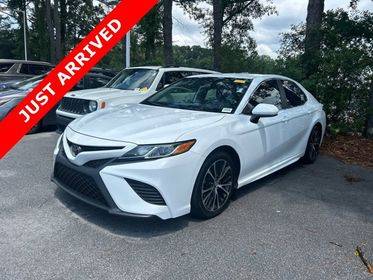 2019 Toyota Camry SE FWD photo
