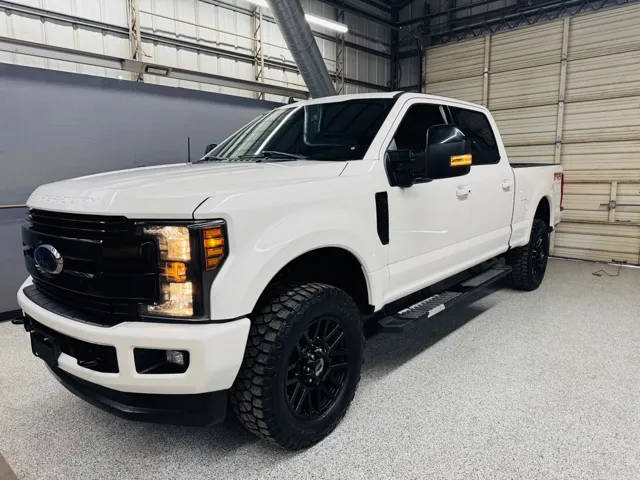 2019 Ford F-250 Super Duty LARIAT 4WD photo